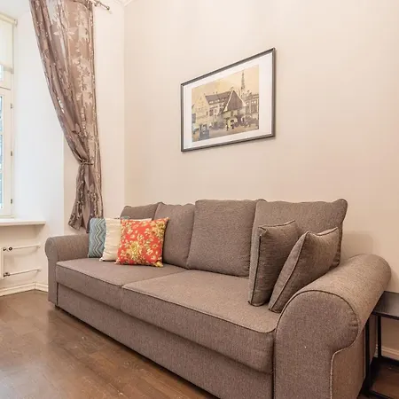 Old Town - Hall Square Apartment