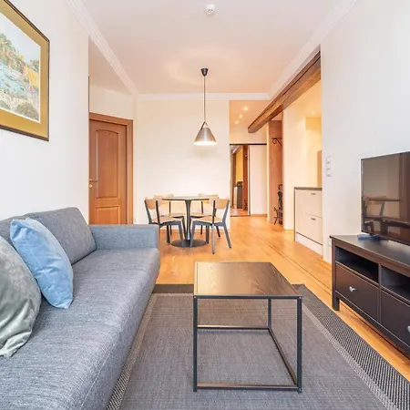 Old Town - Hall Square Apartment