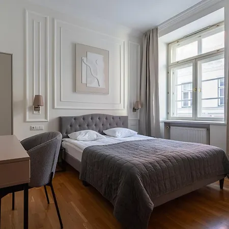 Old Town - Hall Square Apartment