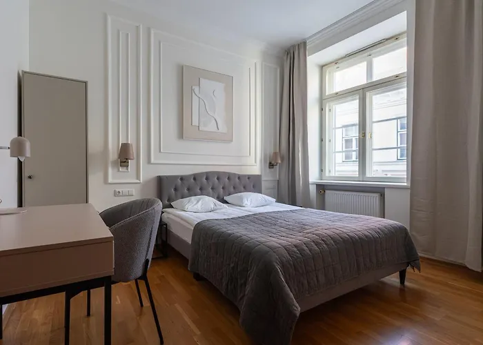 Old Town - Hall Square Apartment